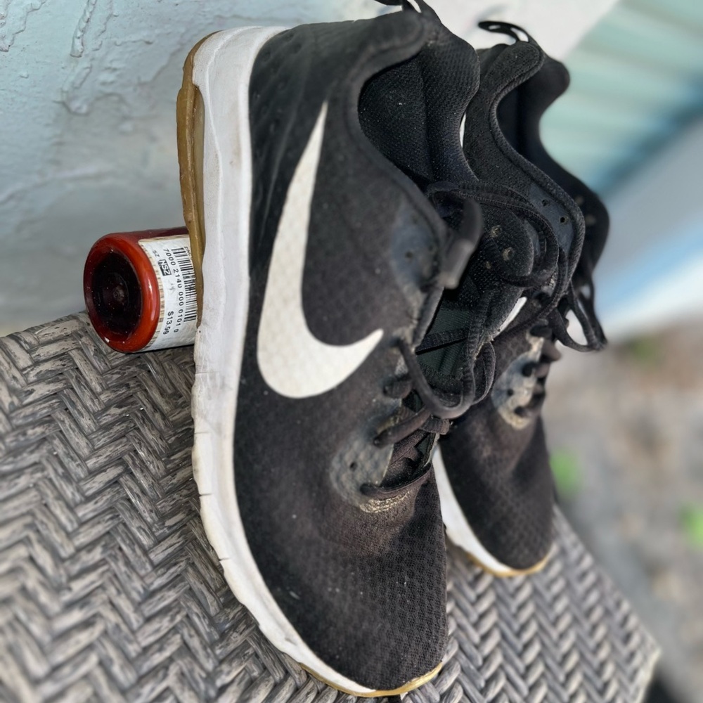 Nike Air motion 2 size 9W
